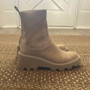 Dolce Vita Hoven H2O Boots in Dune